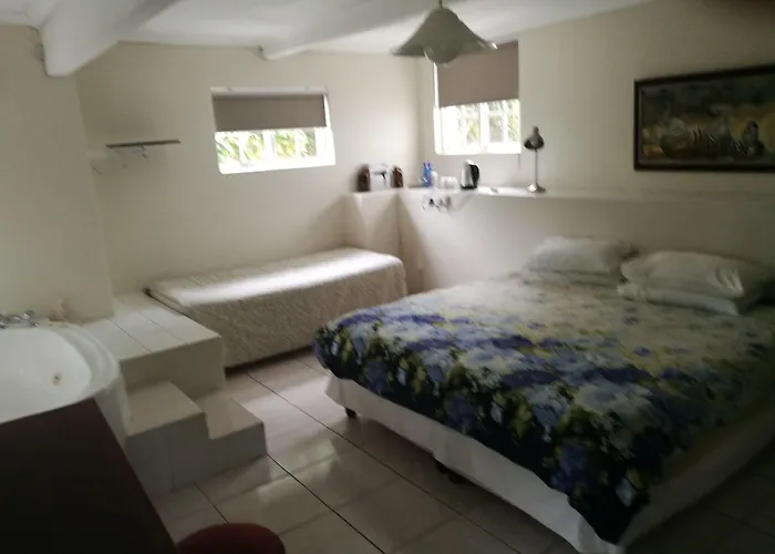 Hotels with tennis Valley Guest House