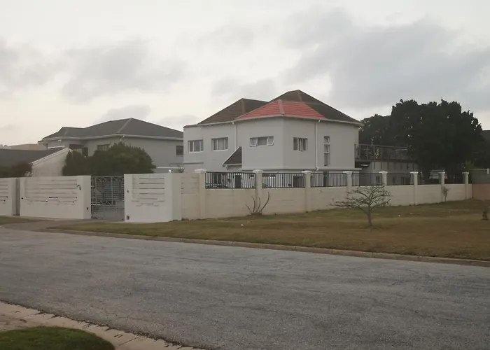 Pet Friendly hotel: Beachway Guesthouse